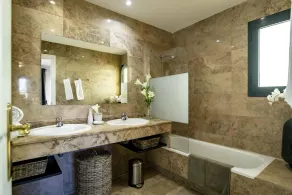LA- Beautiful 3 bedroom Penthouse close to sea - Image 2