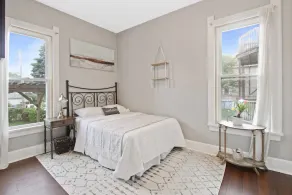 Chic 2BR & PKNG Mins to Downtown, Fiserv, Brewers Rave, St. Lukes, & Froedtert  - Image 5