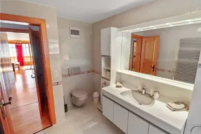 Alexandra 6A - Spacious and comfortable accommodation - Image 2