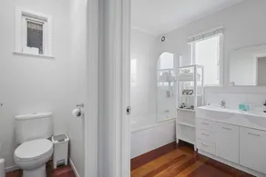 Amazing Home By Beach - Aircon-ed  - Image 4