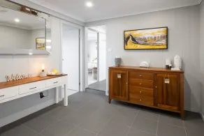 Omaroo: Lakefront home for families or couples. Walking distance to Club & Shops - Image 5