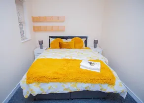 Beautiful two Bedrooms Ensuite Apartment - Image 5