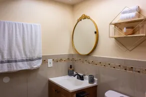 Centrally Located Boho Private BdR - 7 mi to beach - Image 3
