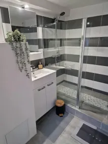 Appartment- Near Train Station - Free Parking - Image 3