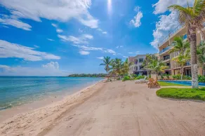 Great Value on the Beach! Cheerful and comfy third level condo with big views - Image 4
