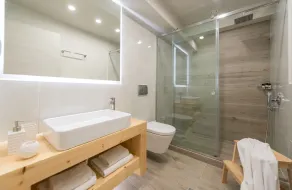 Appartement Supérieur 2 Chambres au Rez-de-Chaussée - Image 2