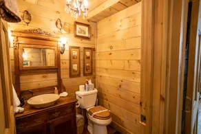 Authentic Log Cabin in Convenient Location - Image 5