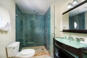 Incredible Ocean Views! Luxury 2BD in Heart of South Beach & Steps to the Sand! - Image 3
