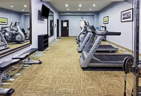 King Suite | Gratis daglig frukost, inomhuspool + gym - Image 2
