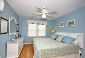 Beautiful deep water beach house - Image 5