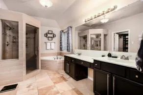 Big 5 Bed/3 Bath LUXE Home Pool Spa  West Plano - Image 3