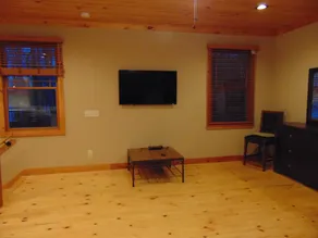 Upscale Apt Available for short/ long stays. Kitchen, bath, laundry w/ Generator - Image 2