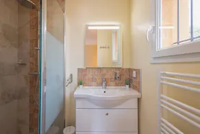 Maison Neuve au Coeur du Luberon Pour 6 Personnes, Climatisation,wifi - Image 4