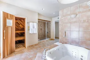 Award-Winning Ritz Carlton Golf Green Estate|Sauna|Interior Pool|Jacuzzi|Gym|Mountain Views - Image 3