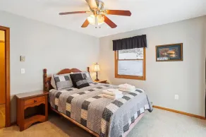 Recently rejuvenated Timberline ski area home. Welcome to Still of the Night! - Image 4