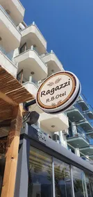 Reis Beach Hotel - Image 5
