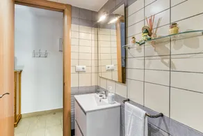 Apartment \"Karina 17\" with Sea View, A/C, Wi-Fi & Parking - Image 2
