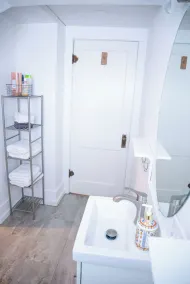 Adorable unit in Historic West Blvd district - Image 5
