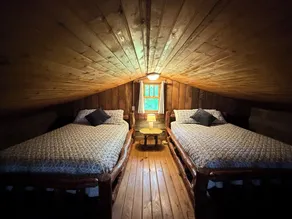 Twin Oaks Antique Cabin by Garden of the Gods in the Shawnee National Forest - Image 5