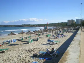 Topp modern takvåning på stranden med en enorm terrass och fantastisk havsutsikt - Image 3