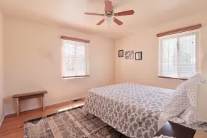 Cute and spacious 1 bedroom in a great location - Image 4