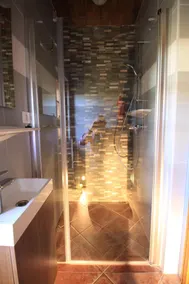 hyggeligt hus i et solrigt sted med en fantastisk bjergpanorama - Image 3