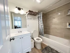 Cozy Loft Studio Getaway - Image 3