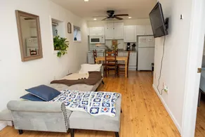 \"Keep Life Simple\" -Blue Door- Basement Apartment - Image 5