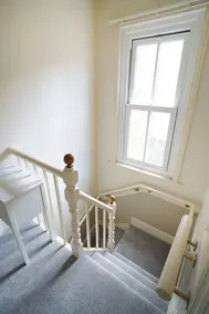 Nutcroft-Dog Friendly-Parking-Cowes-Sleeps 4 - Image 2