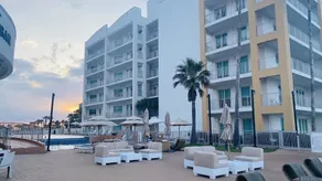 Studio King + Infinity pool with sundeck + Microwave - Image 4