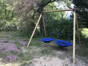 Cosy villa with large garden, private pool, giant trampoline, swing - Image 2