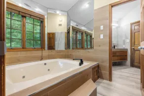 Amazing Modern Lakefront Chateau in prime Pocono location - Image 3