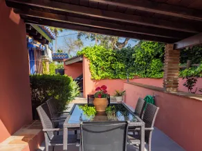 Villa med privat pool og haver - Image 2