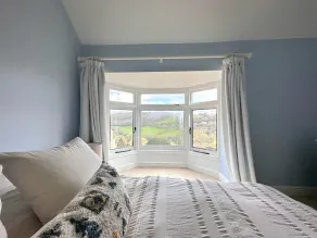 Stunning Views and Countryside. Cotswolds, Bath. Sleeps 6 - Image 3