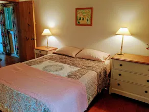 Family and Pet Friendly, Amazing Mountain Views, Quiet Yet Close to Everything! - Image 5