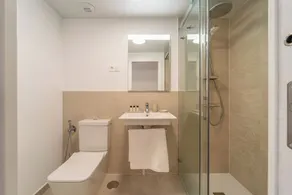 Benalmadena Luxury 4 Bed Apartment Jacuzzi - Image 4
