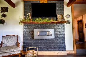 Rustic Luxury Along the Illinois River - Image 2
