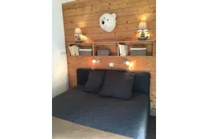 Charming ski-in/ski-out chalet apartment 50m from slopes and shops - Image 3
