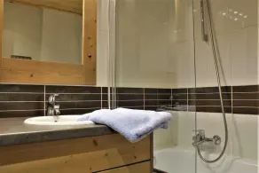 Bis 100m skipiste, 3te Etage, schwimmbad, sauna, balkon, fernseher, schließfach für die skier, 30m² - Image 4