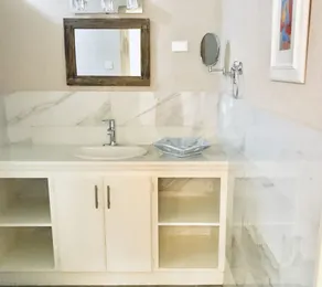Oceanfacing One Bedroom Apt - Image 3