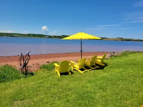 Water Front Log Cottage With Access To Outdoor Community Pool - Image 4