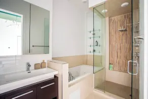 Luxury Penthouse Loft -  Heart of Fulton Market - Image 2