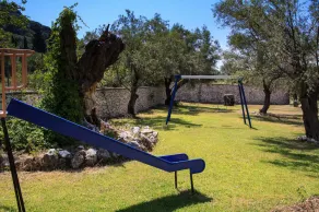 Villa isolata privata con molto grande piscina e spazio esterno - Image 2