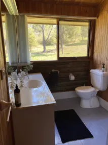 Bush Farm overlooking quiet valley - Image 2