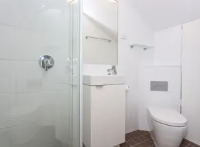 3 level Unit in close proximity to Deadmans Beach with ocean views. - Image 5