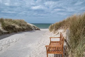 Vacation Home \"Strandnahes Ferienhaus\" with Private Terrace, Private Garden & Wi-Fi - Image 4