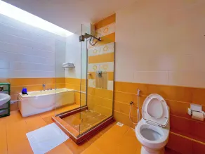 Nate's Homes & Suites - Image 4