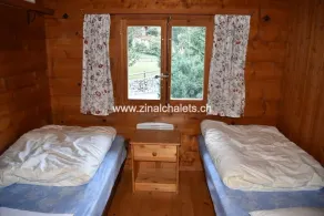 Individual chalet in Zinal - 1 bedroom with a double bed (160x190) - 1 bedroom with 2 beds - living - Image 5