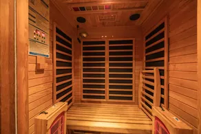 The Break Pool Spa Sauna Beach - Image 4