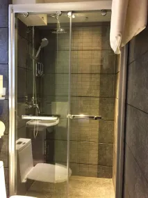 Seasons Hotel - Causeway Bay - Image 3